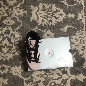 New Jordan, never been wore. In good condition